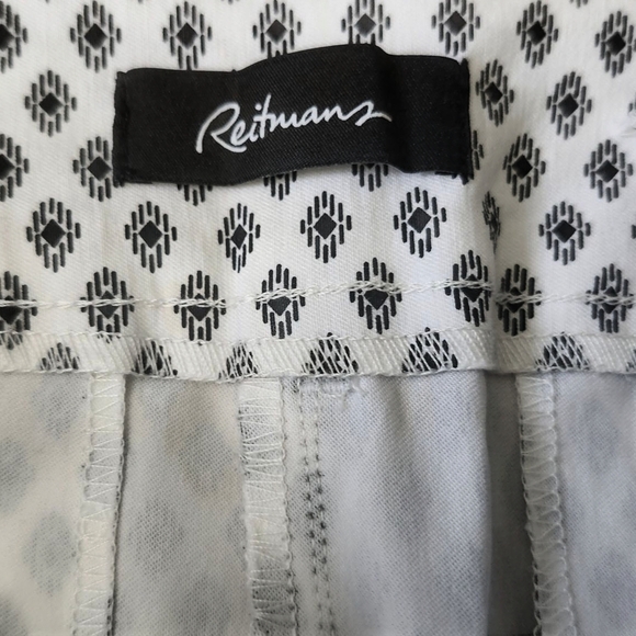 Reitmans White and Black Geometric Chic Crop, High Rise Pants, Size 12, Pull-on, - Picture 2 of 6